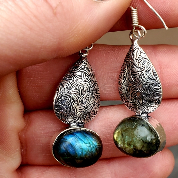 New Labradorite Silver Earrings. - Picture 12 of 13